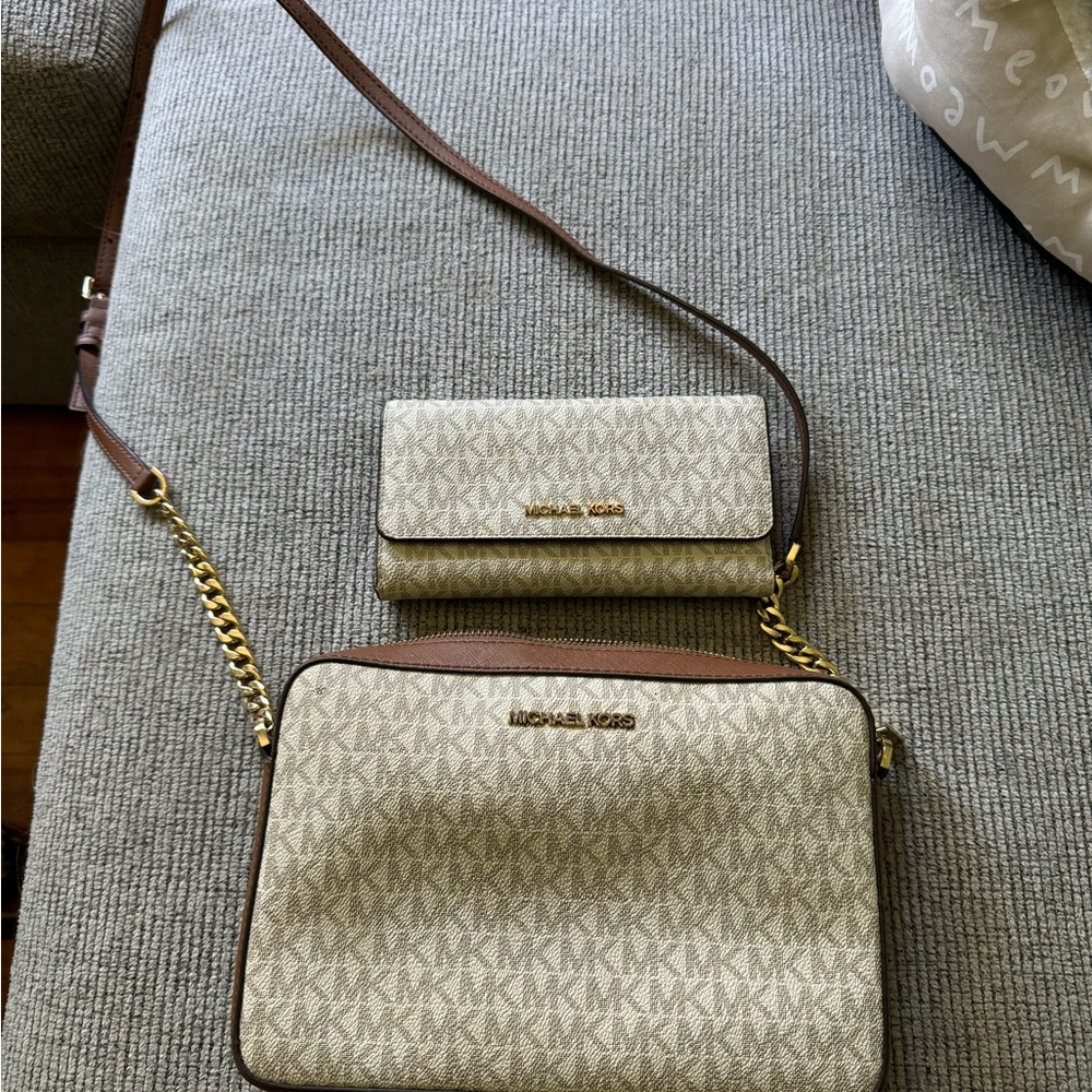 Barley used Michael Kors purse and wallet